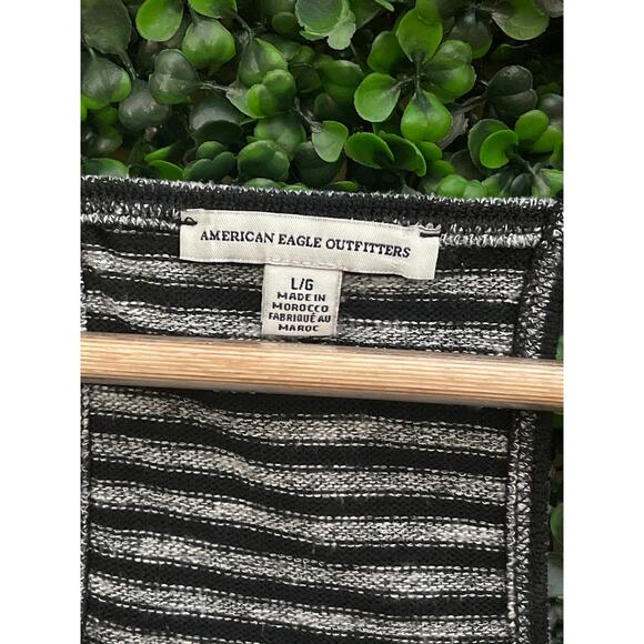 American Eagle Outfitters, Crop Top, Razer Back, Size L - Picture 2 of 5